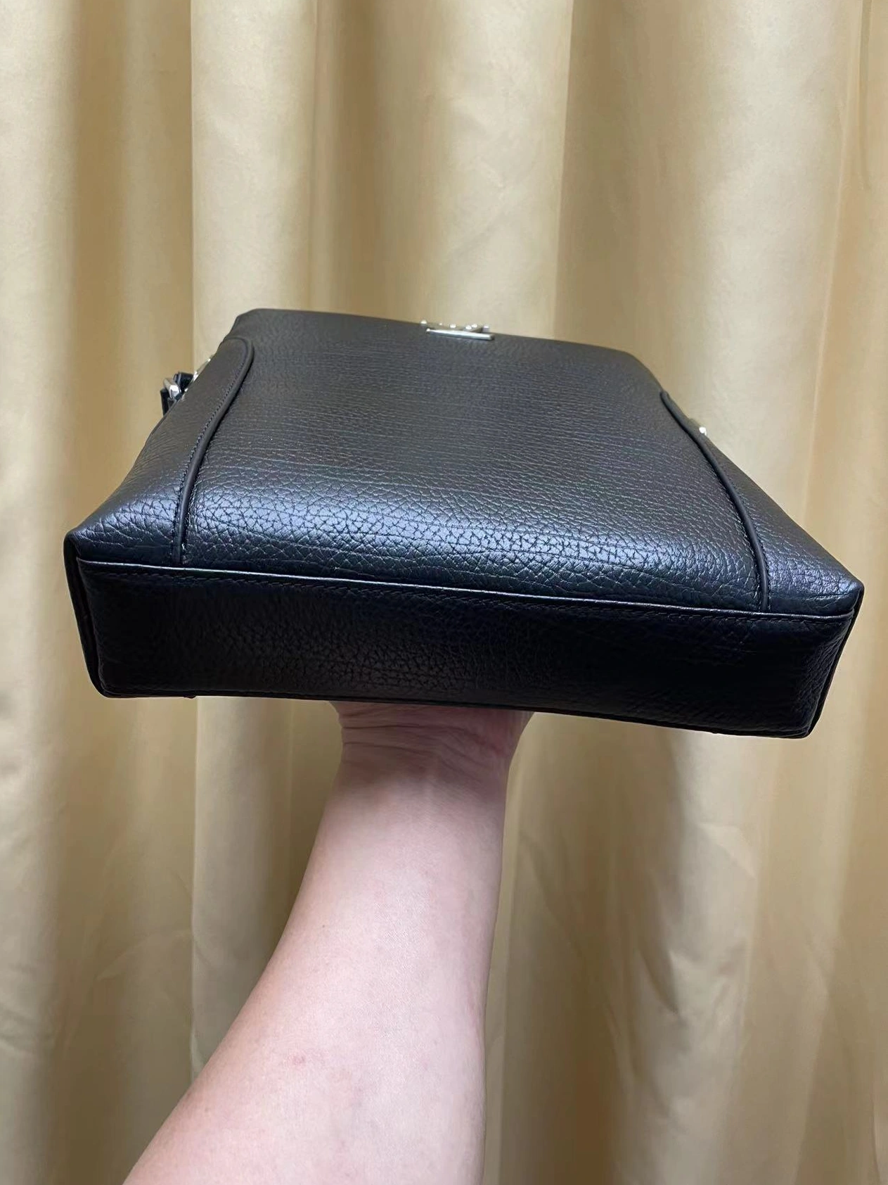 Louis Vuitton AAA Man Messenger Bags Comfortable 3829