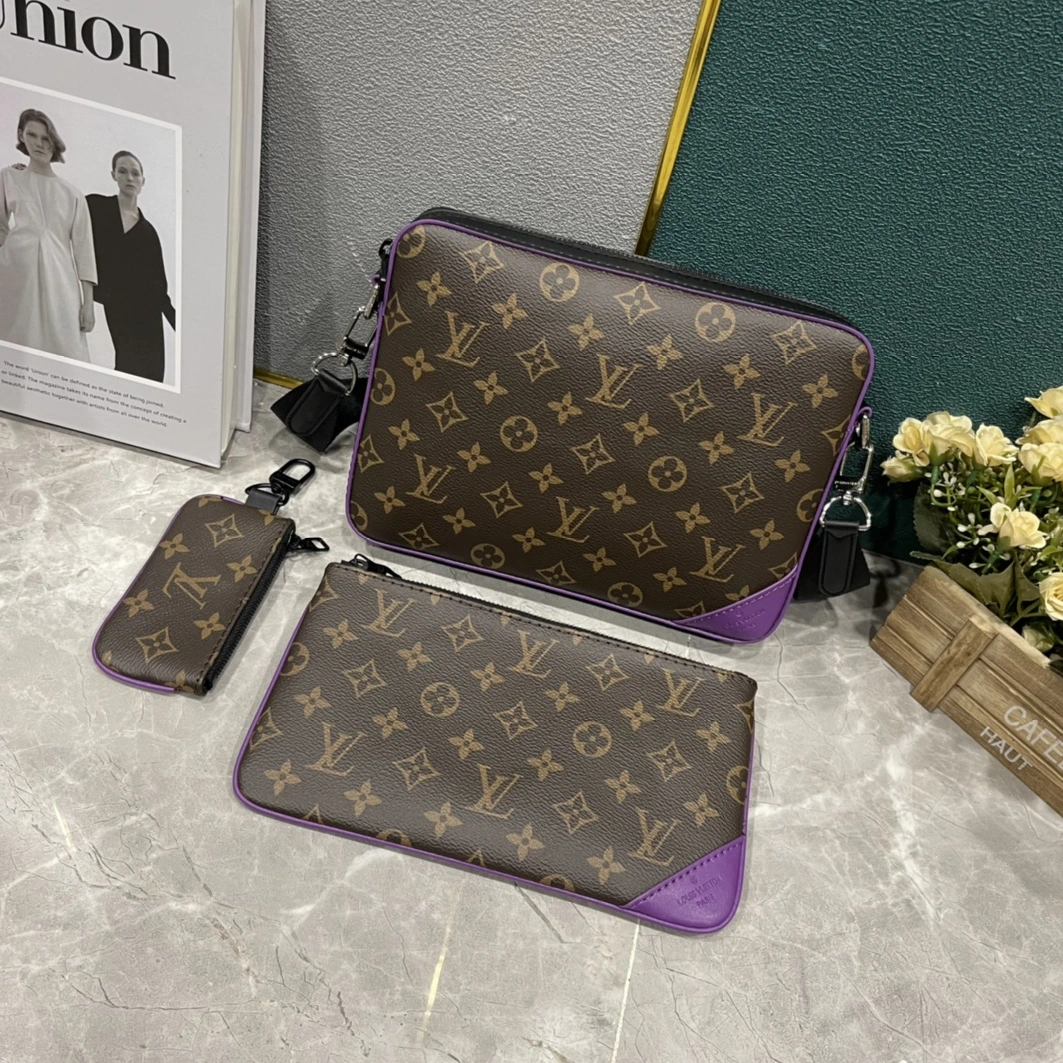 Louis Vuitton AAA Man Messenger Bags Comfortable 6338