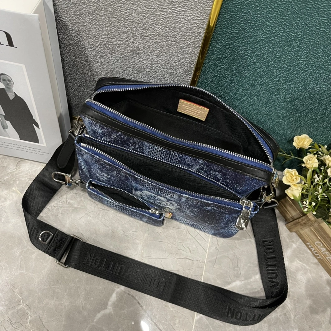 Louis Vuitton AAA Man Messenger Bags Comfortable 9431
