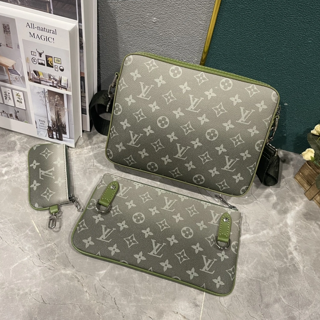 Louis Vuitton AAA Man Messenger Bags Compact 4755