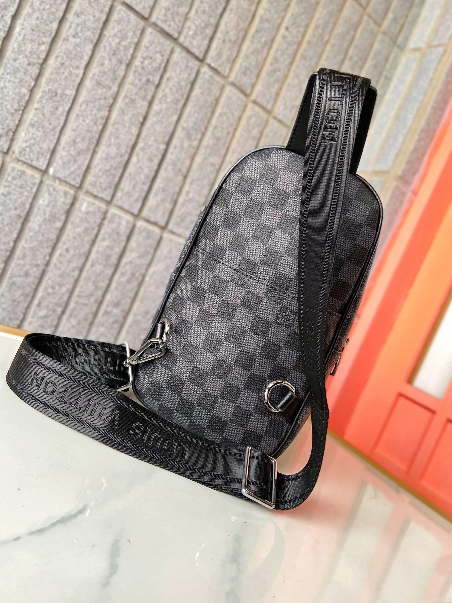 Louis Vuitton AAA Man Messenger Bags Cozy 494
