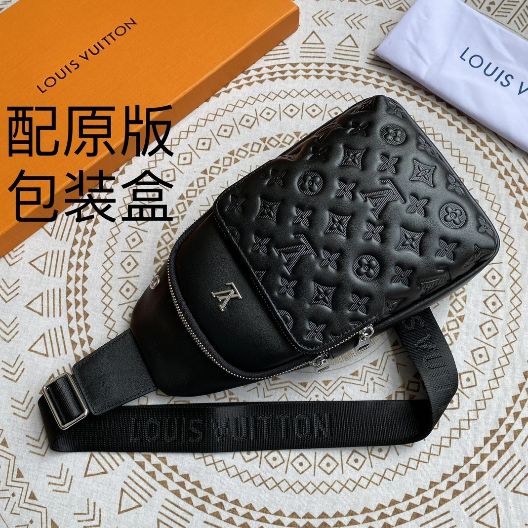 Louis Vuitton AAA Man Messenger Bags Cozy 6916