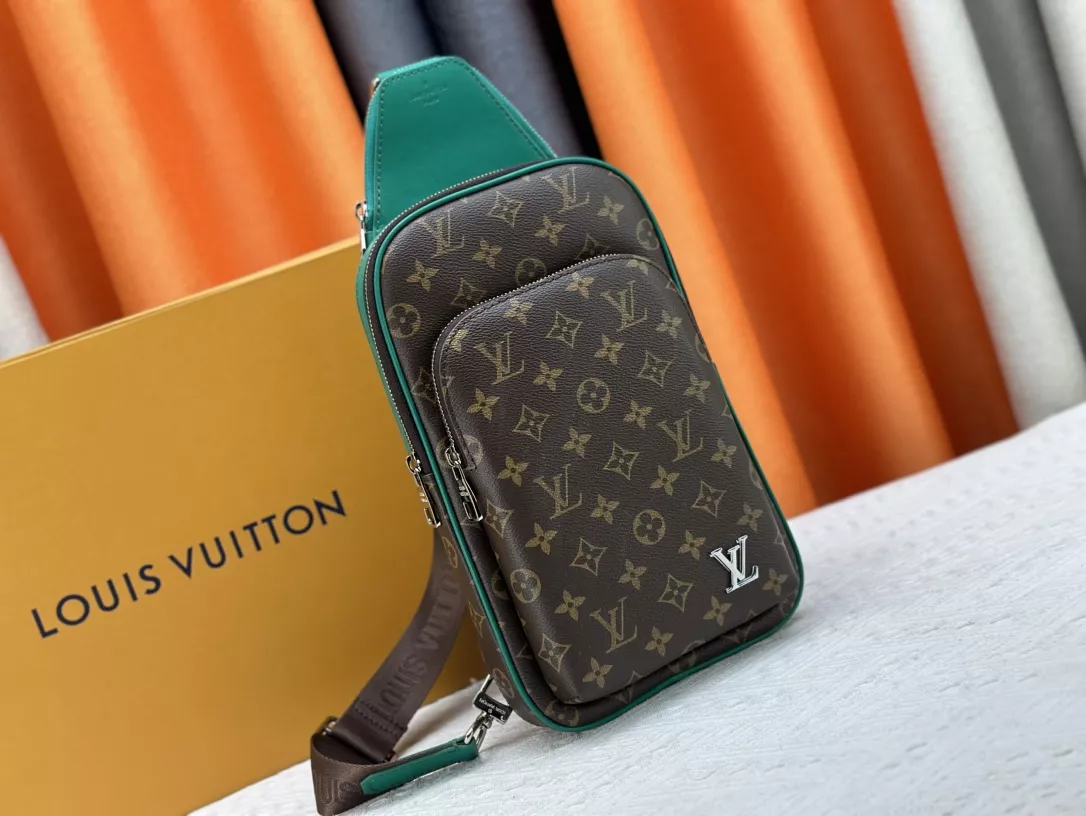 Louis Vuitton AAA Man Messenger Bags Durable 2027
