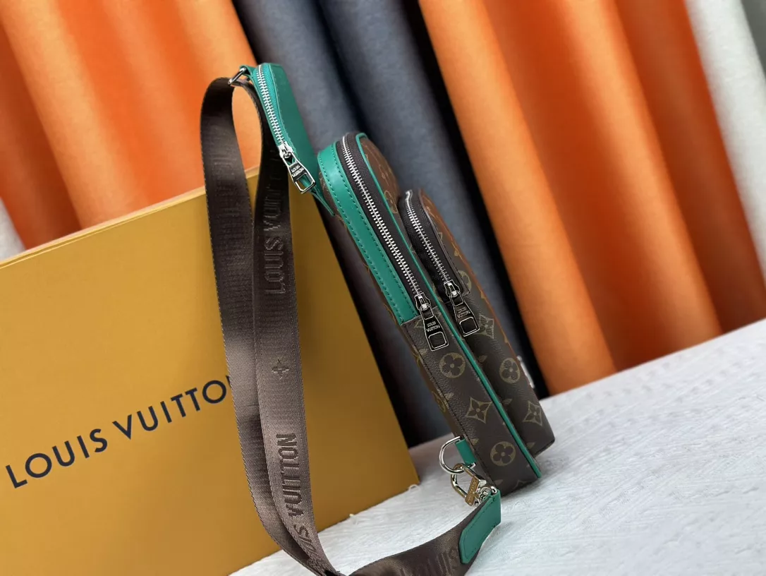 Louis Vuitton AAA Man Messenger Bags Durable 2027