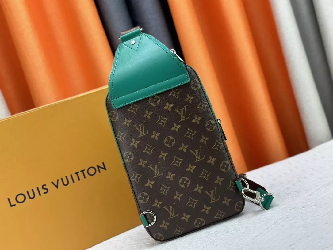 Louis Vuitton AAA Man Messenger Bags Durable 2027