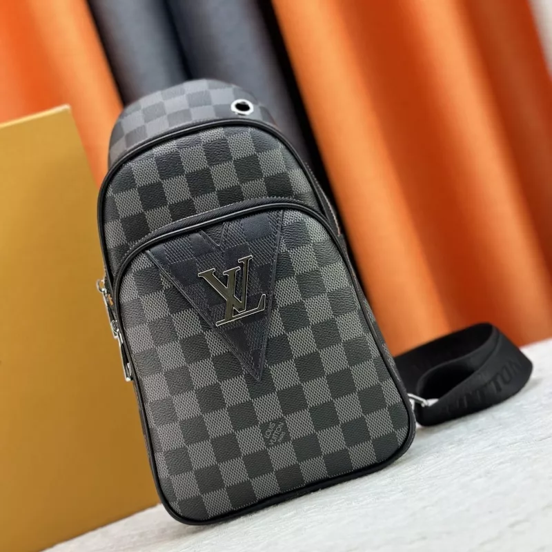 Louis Vuitton AAA Man Messenger Bags EasyMatch 4221