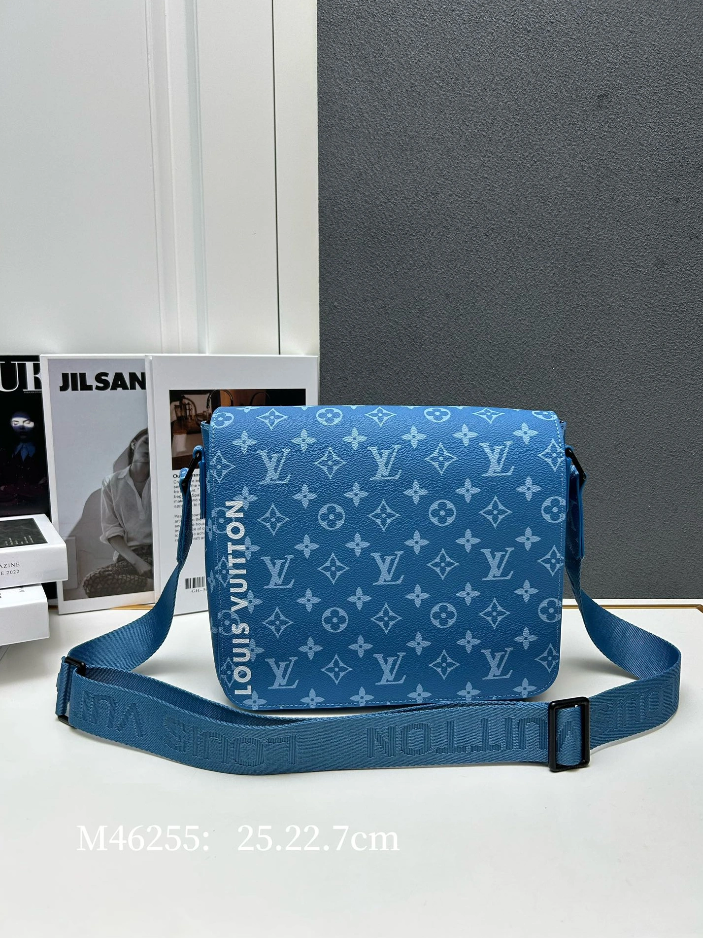 Louis Vuitton AAA Man Messenger Bags Efficient 2133