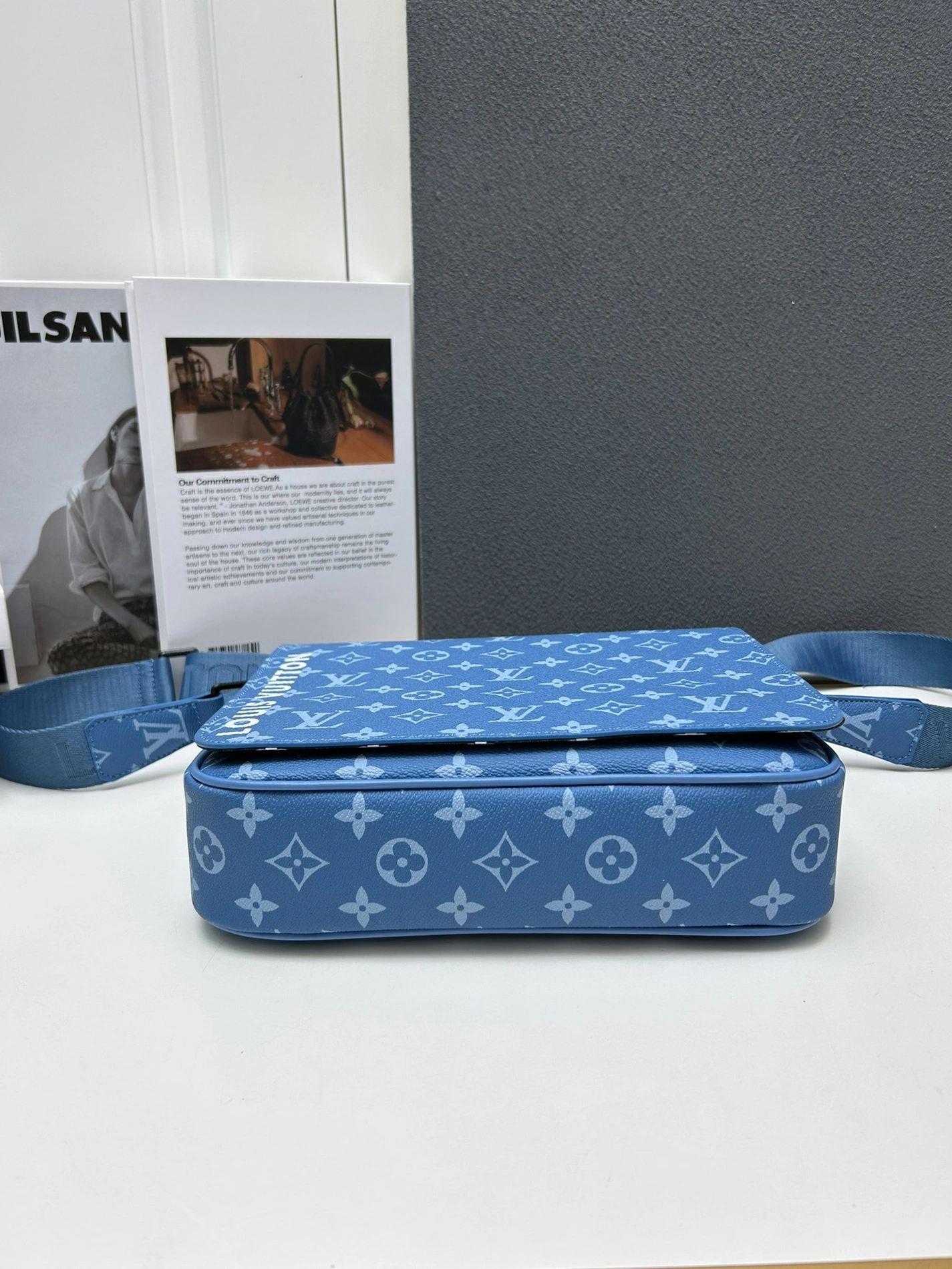Louis Vuitton AAA Man Messenger Bags Efficient 2133
