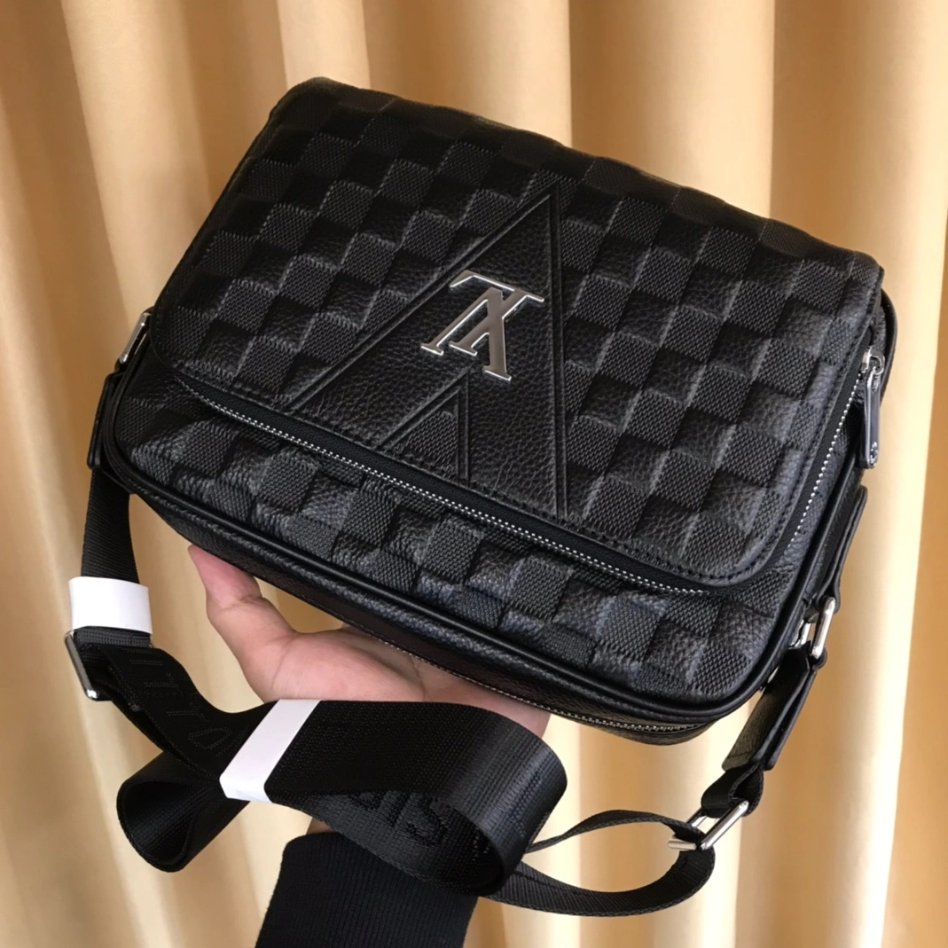 Louis Vuitton AAA Man Messenger Bags EyeCatching 1361