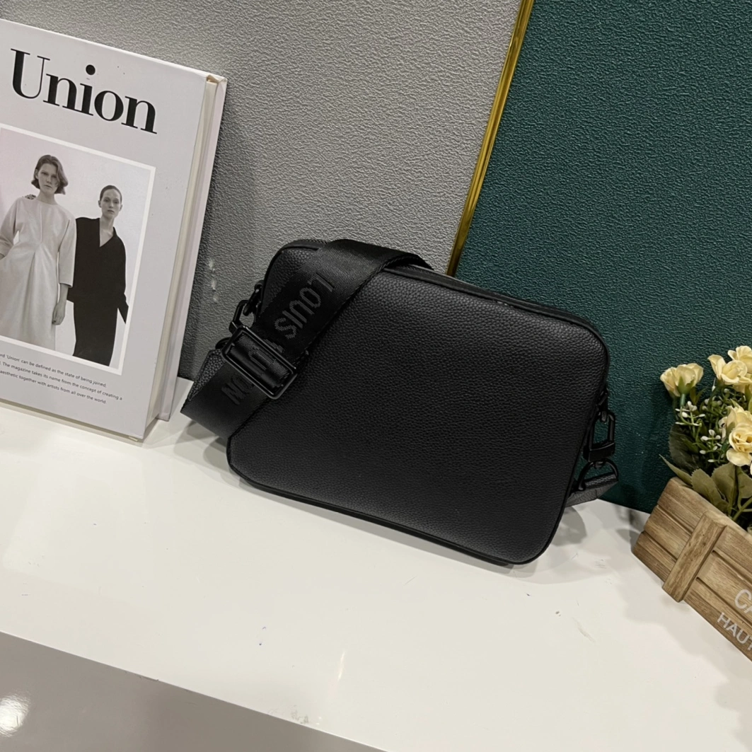 Louis Vuitton AAA Man Messenger Bags EyeCatching 1613
