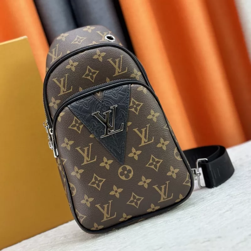 Louis Vuitton AAA Man Messenger Bags EyeCatching 4148