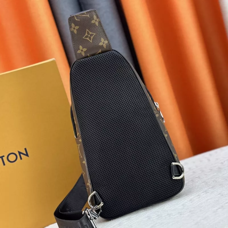 Louis Vuitton AAA Man Messenger Bags EyeCatching 4148