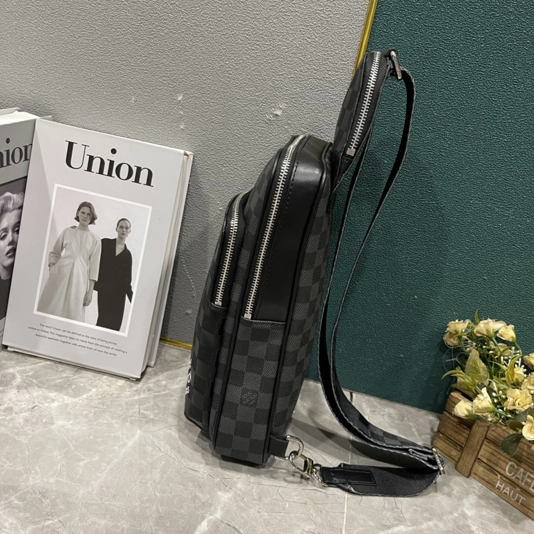 Louis Vuitton AAA Man Messenger Bags EyeCatching 4300