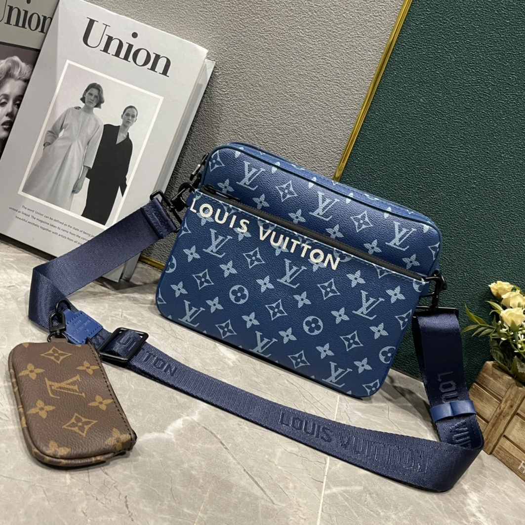 Louis Vuitton AAA Man Messenger Bags GoodFit 4733