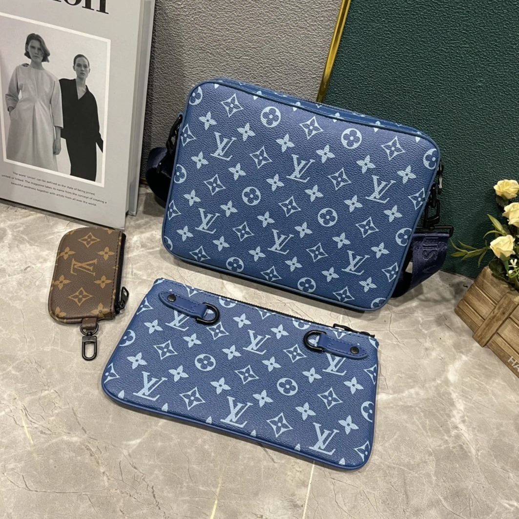 Louis Vuitton AAA Man Messenger Bags GoodFit 4733