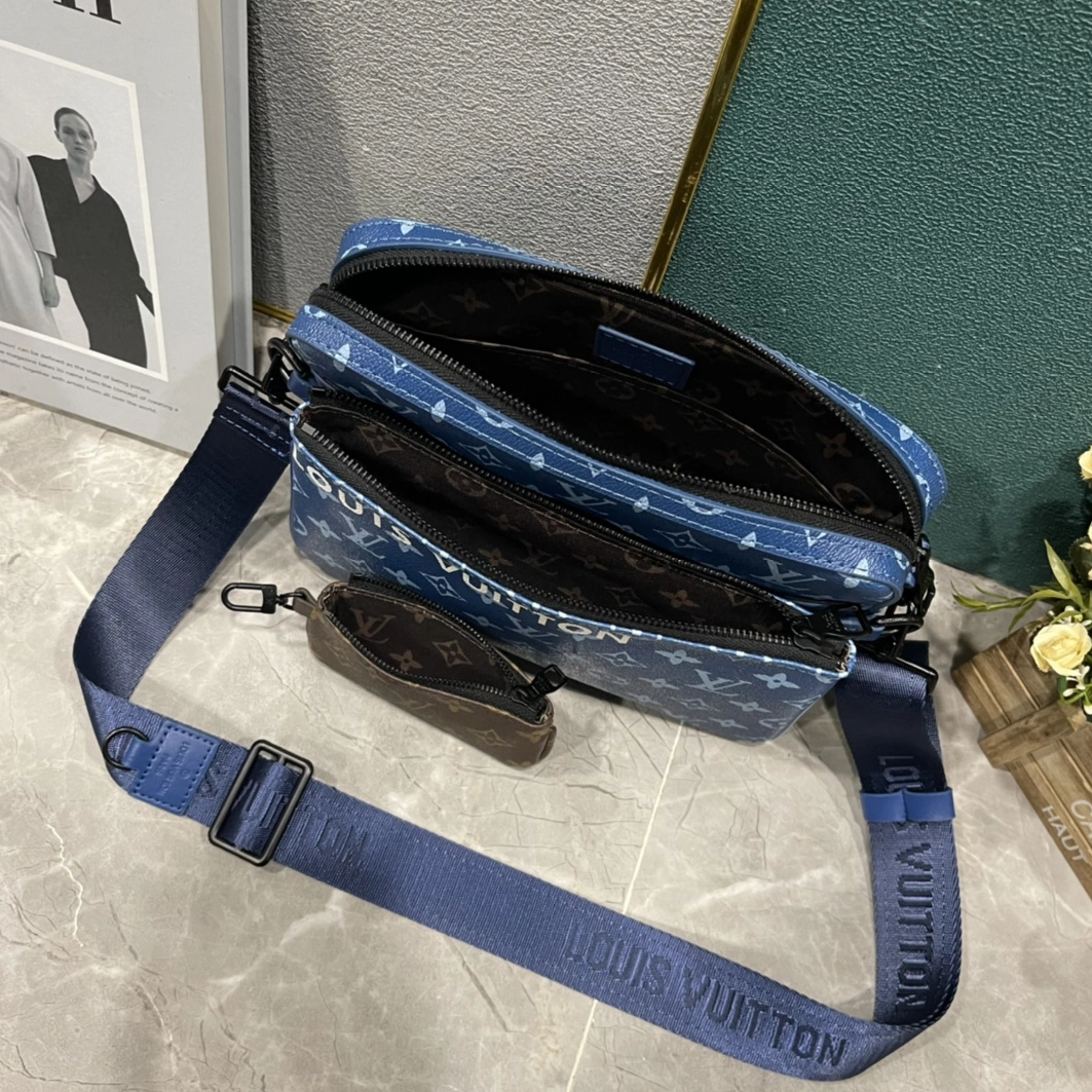 Louis Vuitton AAA Man Messenger Bags GoodFit 4733