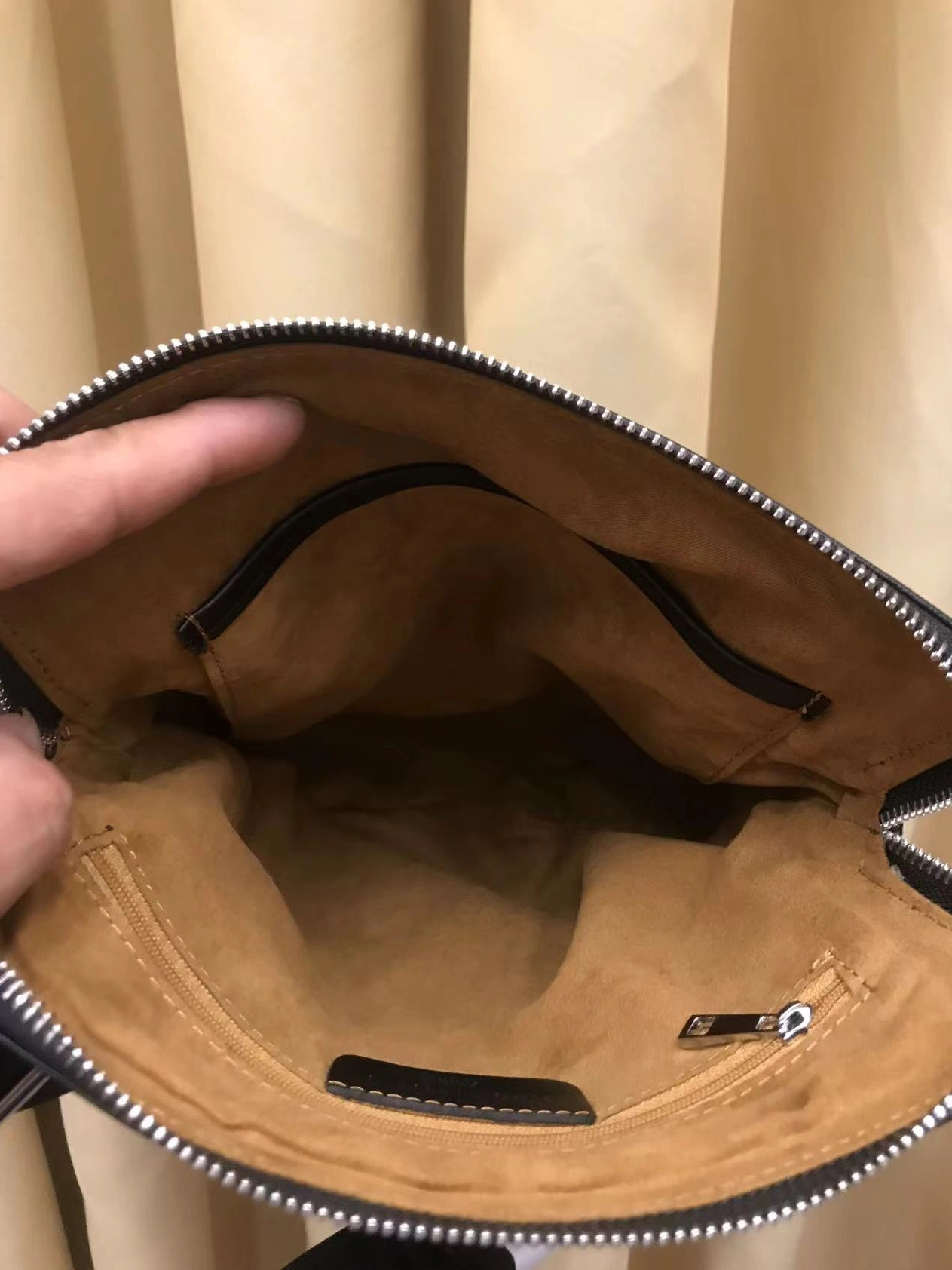Louis Vuitton AAA Man Messenger Bags Lightweight 2350