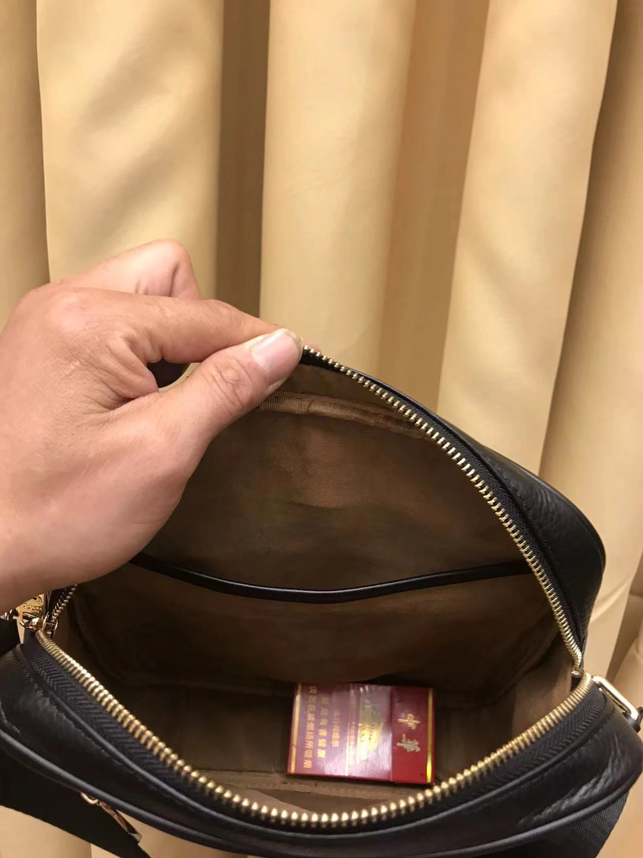 Louis Vuitton AAA Man Messenger Bags Lightweight 2981