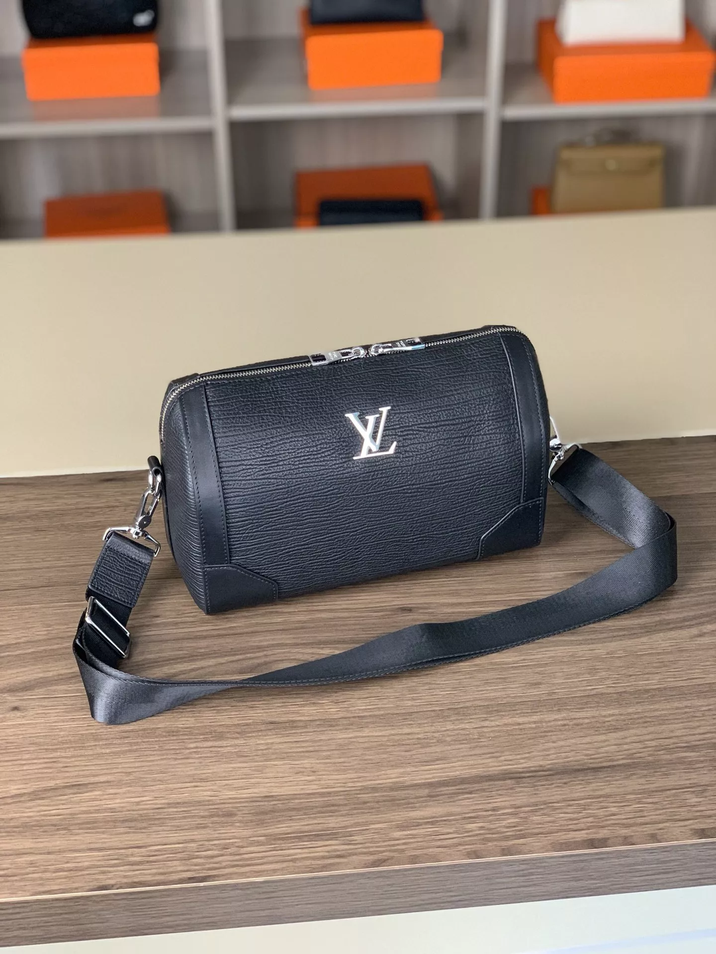 Louis Vuitton AAA Man Messenger Bags Modern 1834