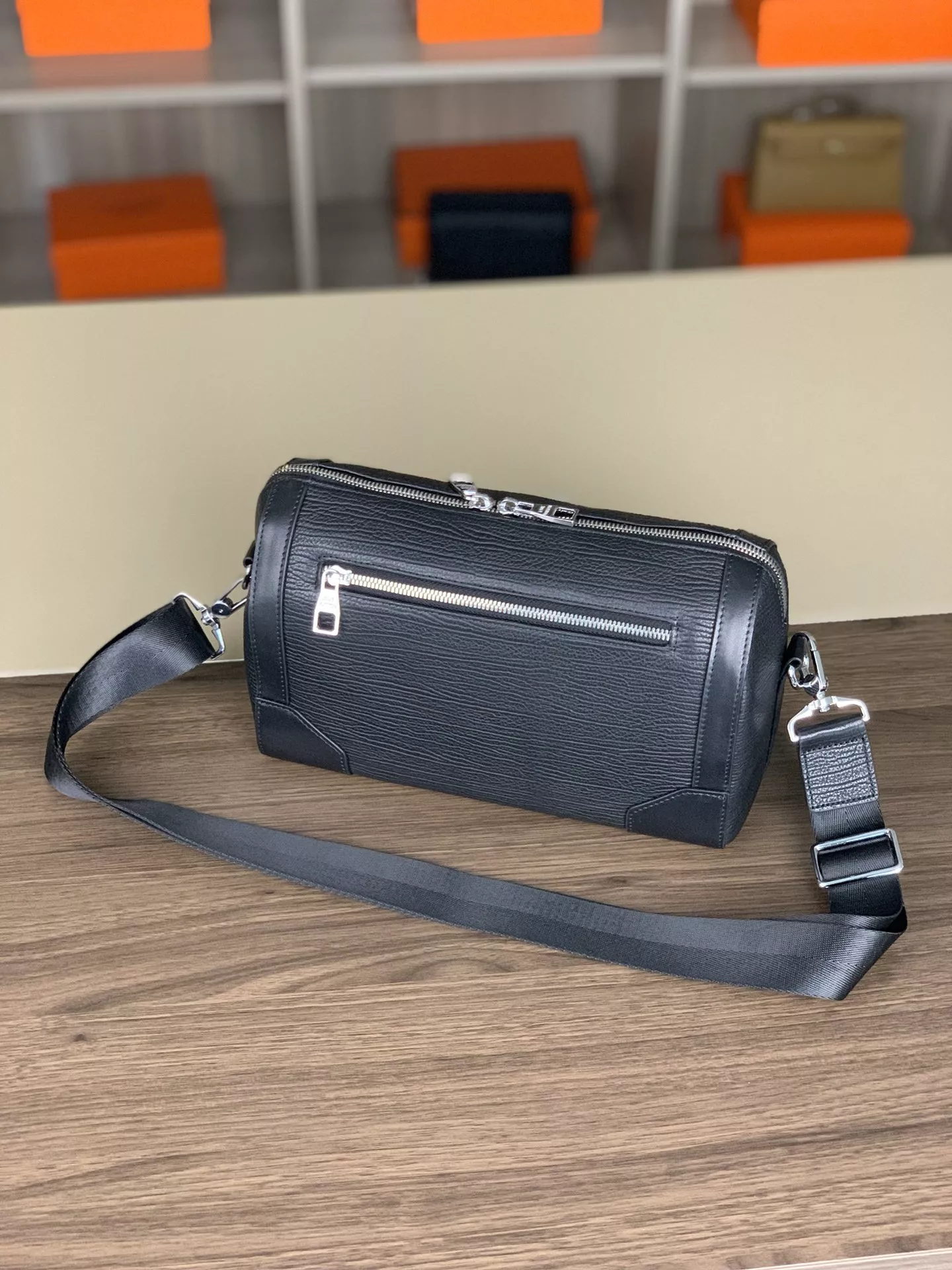 Louis Vuitton AAA Man Messenger Bags Modern 1834
