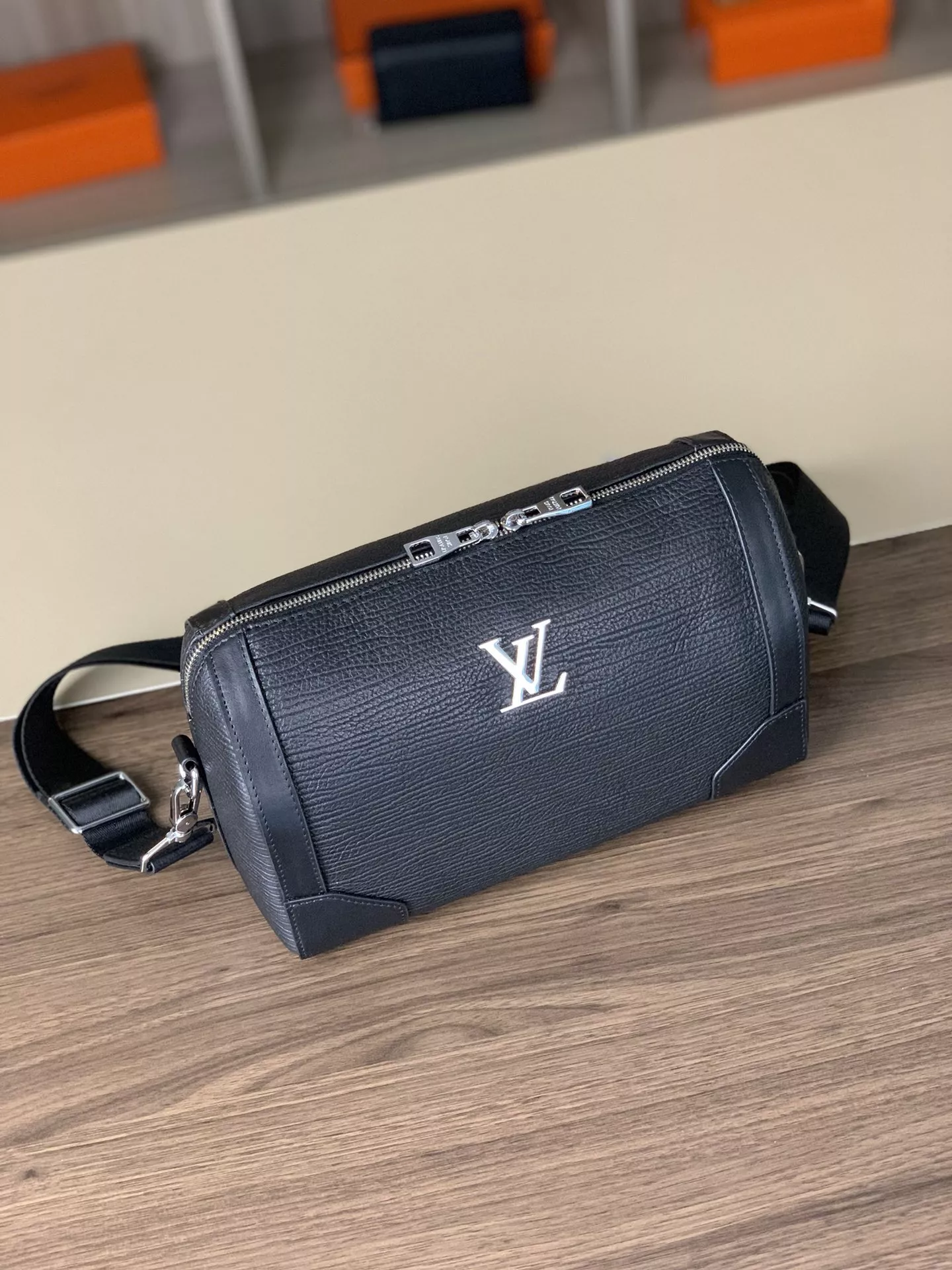 Louis Vuitton AAA Man Messenger Bags Modern 1834