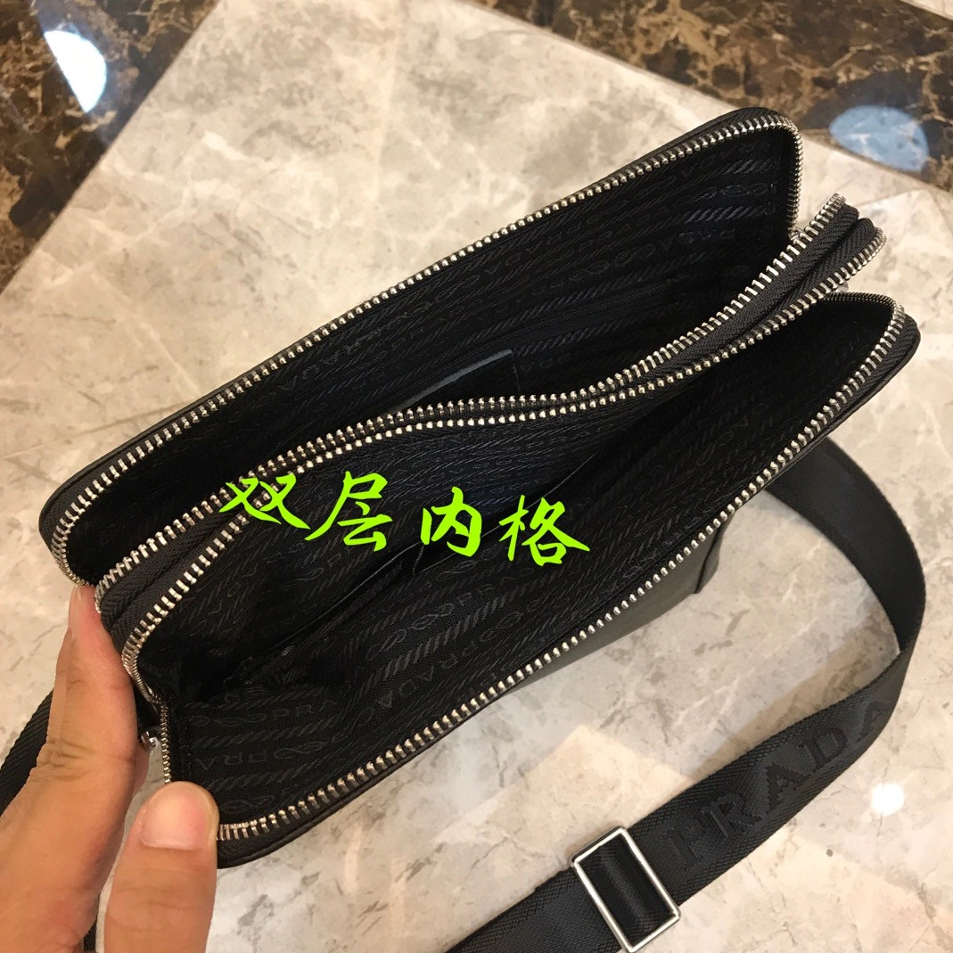 Louis Vuitton AAA Man Messenger Bags Modern 2737