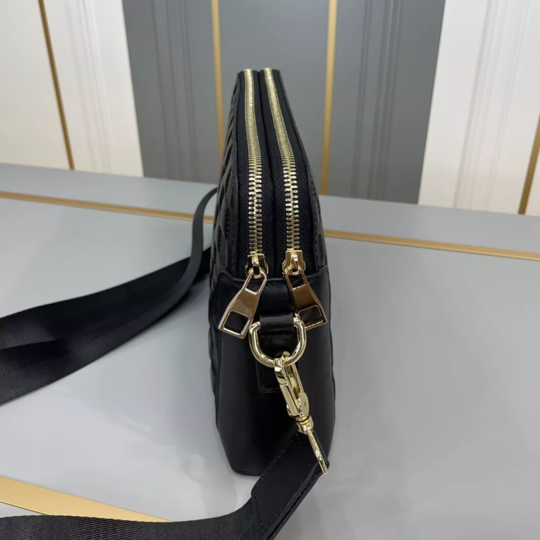 Louis Vuitton AAA Man Messenger Bags Modern 9338