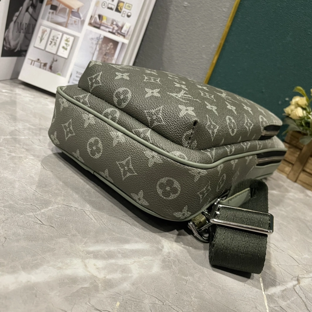 Louis Vuitton AAA Man Messenger Bags ModernLook 7453