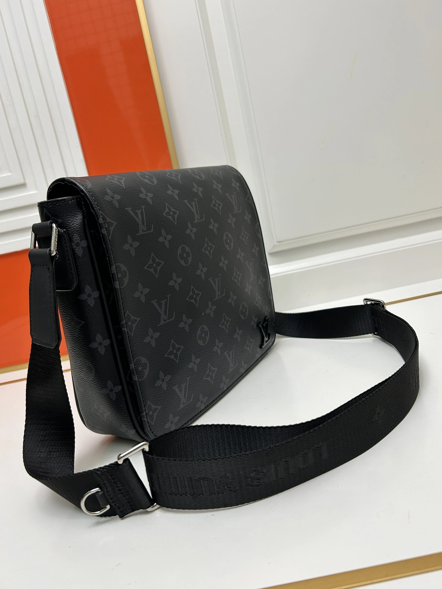 Louis Vuitton AAA Man Messenger Bags NewStyle 3510