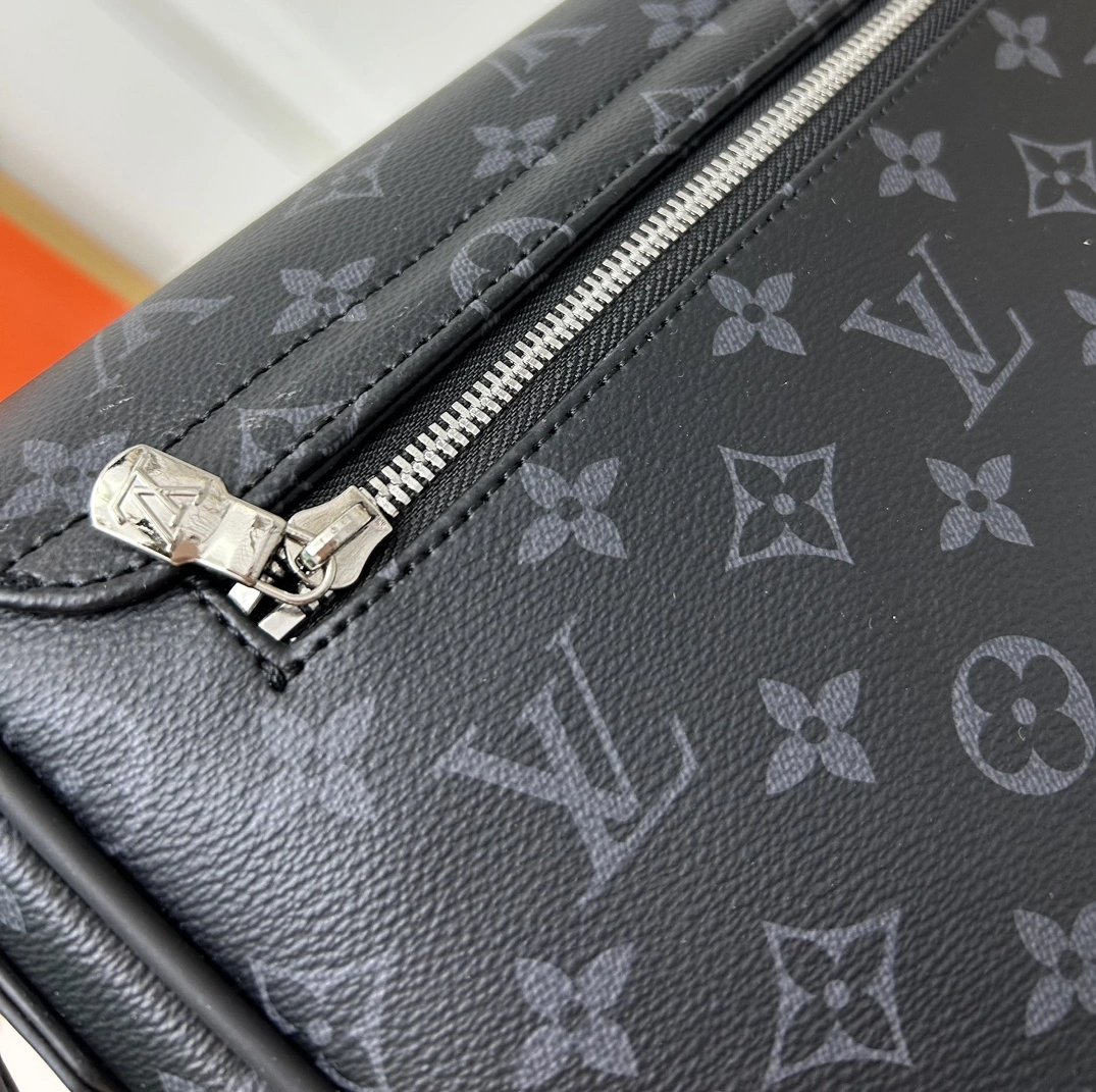 Louis Vuitton AAA Man Messenger Bags NewStyle 3510