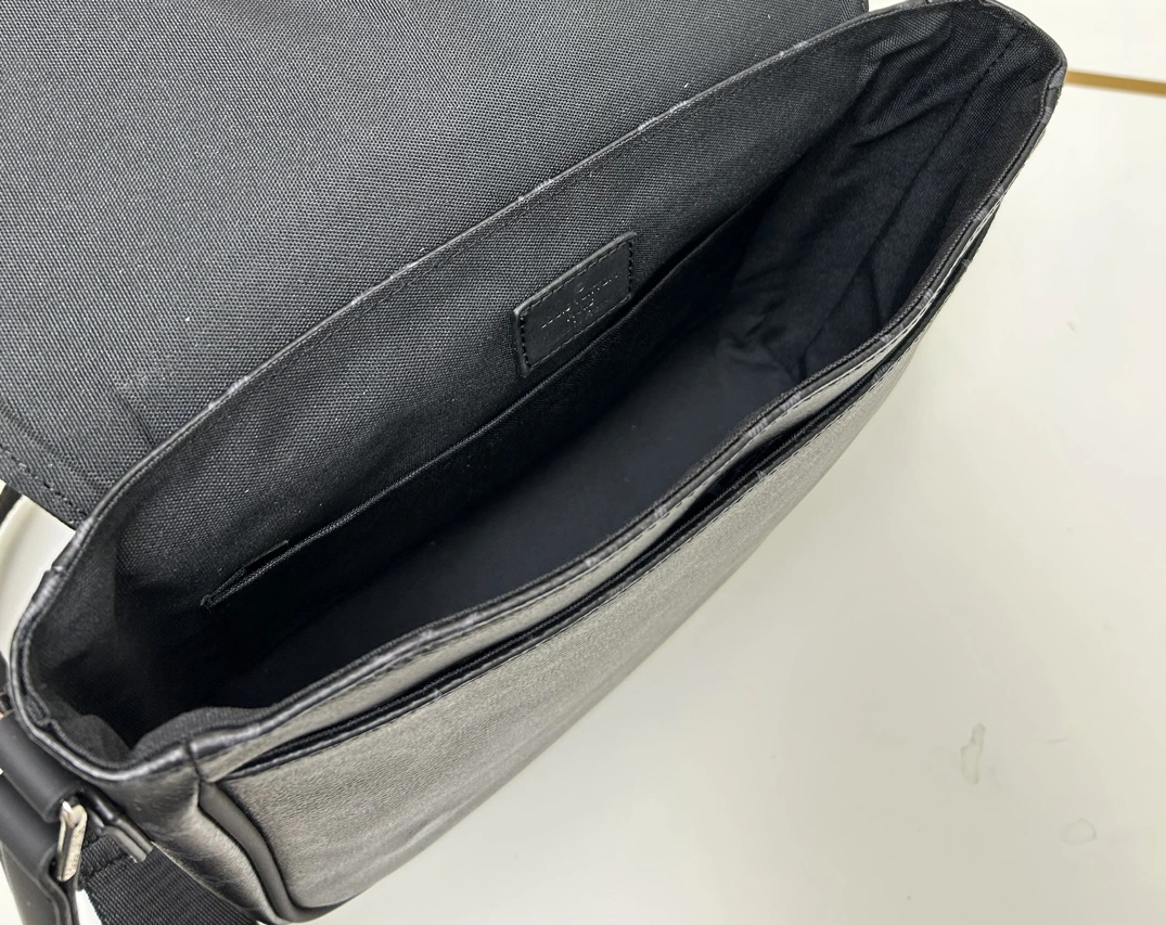 Louis Vuitton AAA Man Messenger Bags NewStyle 3510
