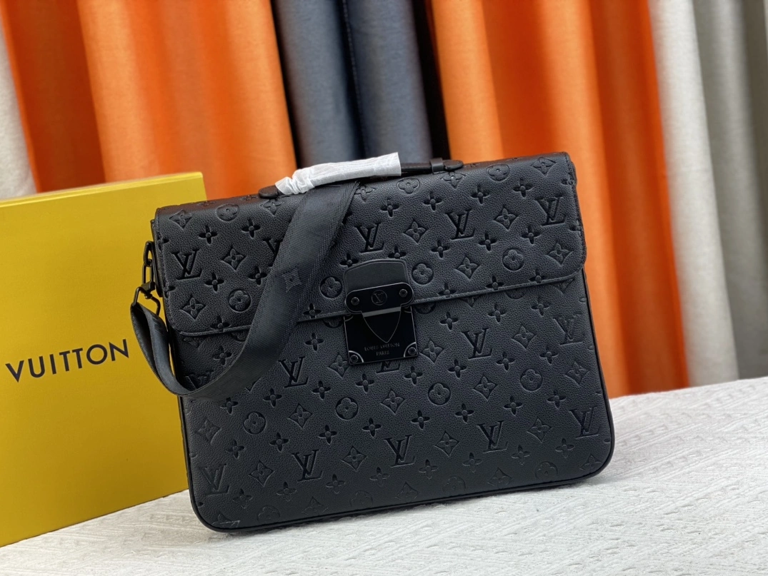 Louis Vuitton AAA Man Messenger Bags NewStyle 6635