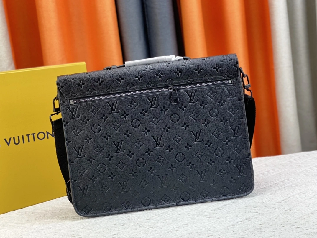 Louis Vuitton AAA Man Messenger Bags NewStyle 6635
