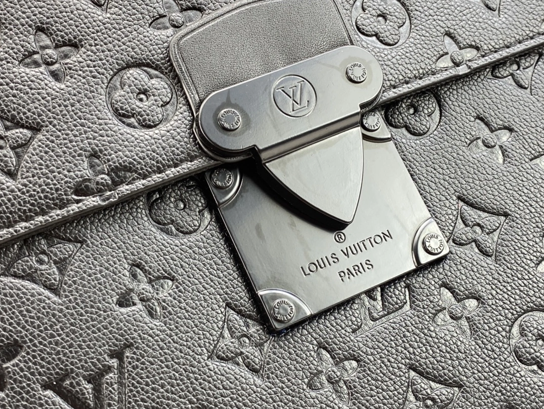 Louis Vuitton AAA Man Messenger Bags NewStyle 6635