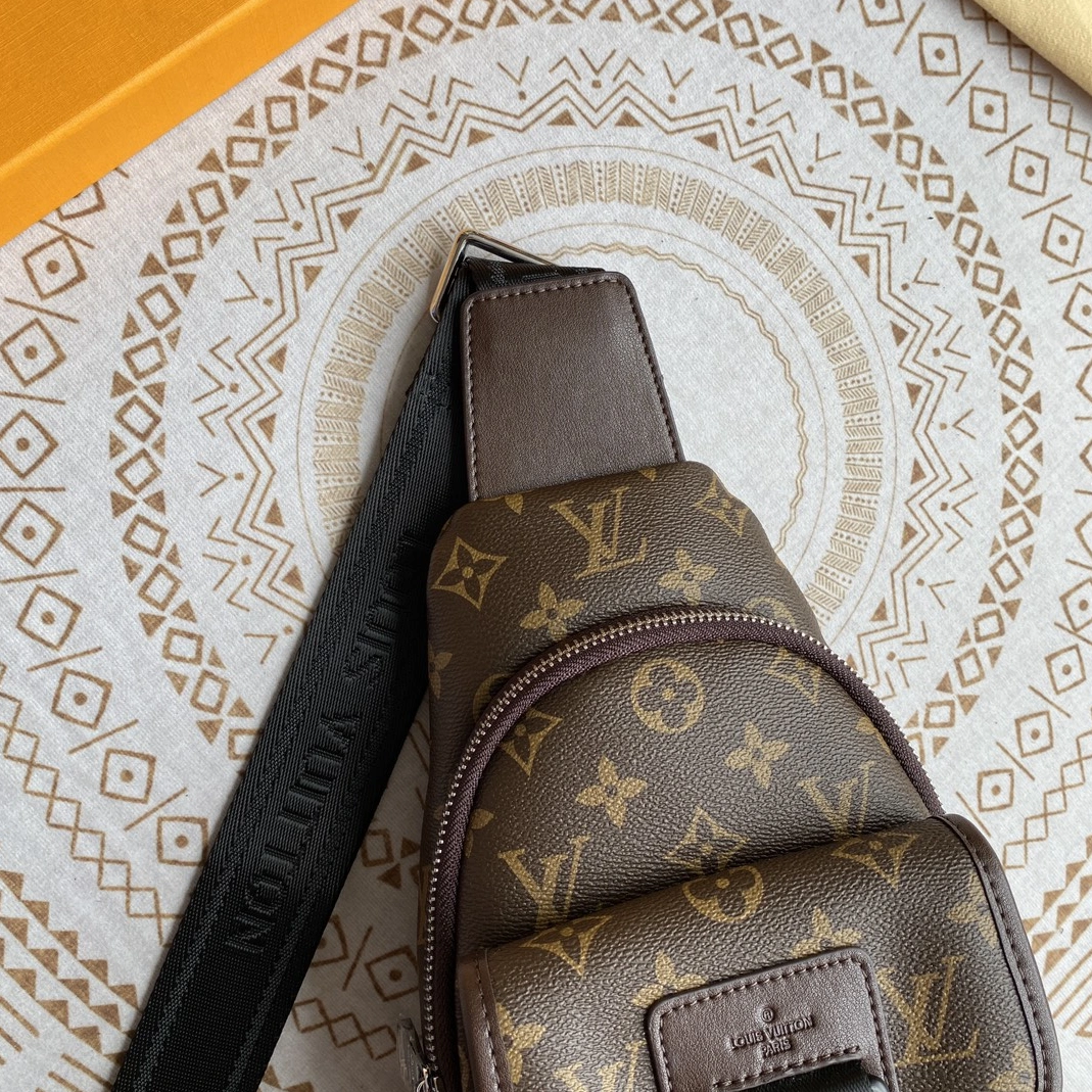 Louis Vuitton AAA Man Messenger Bags NewStyle 8629