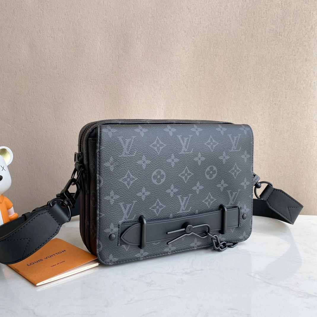 Louis Vuitton AAA Man Messenger Bags Practical 7360