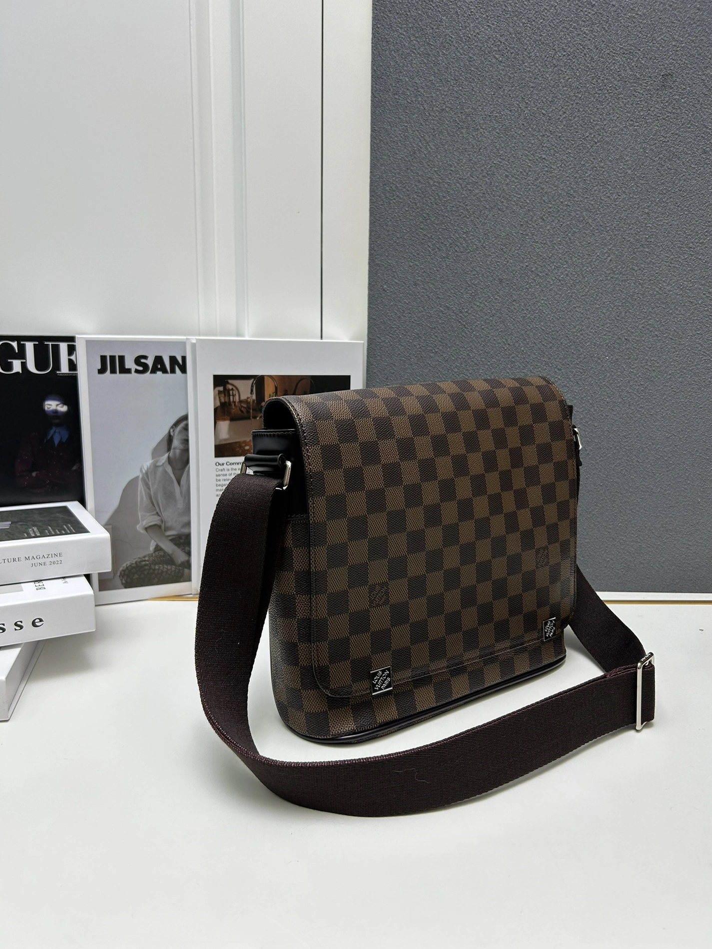 Louis Vuitton AAA Man Messenger Bags Reliable 4224