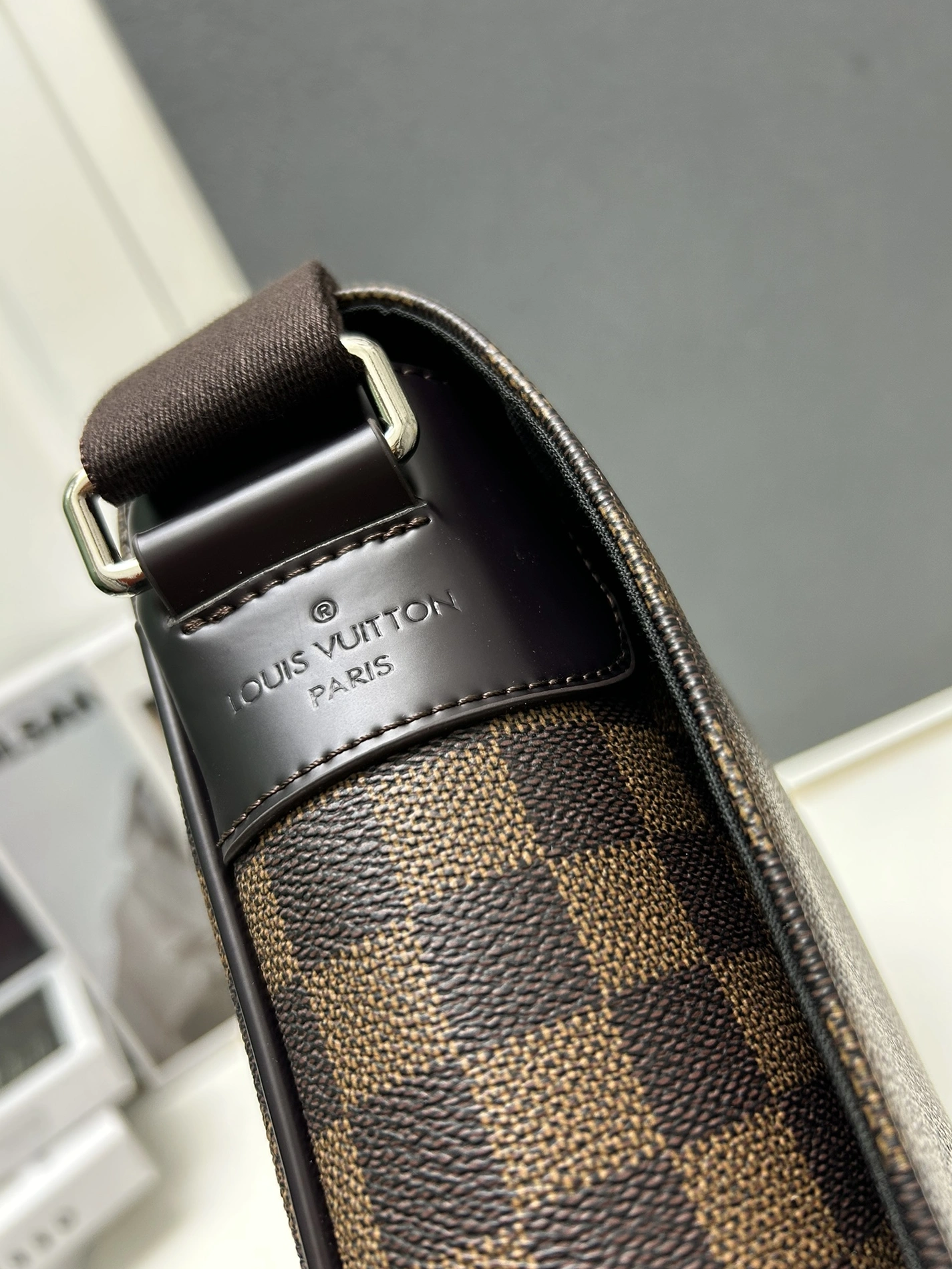 Louis Vuitton AAA Man Messenger Bags Reliable 4224