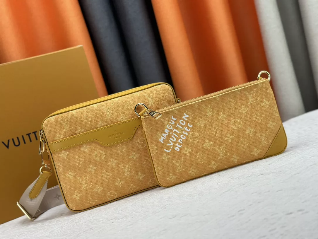 Louis Vuitton AAA Man Messenger Bags Reliable 4757