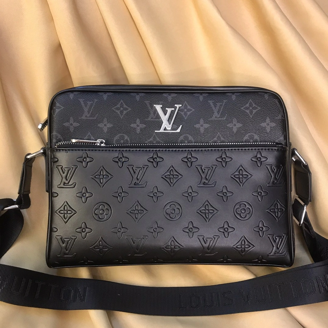 Louis Vuitton AAA Man Messenger Bags Reliable 6267