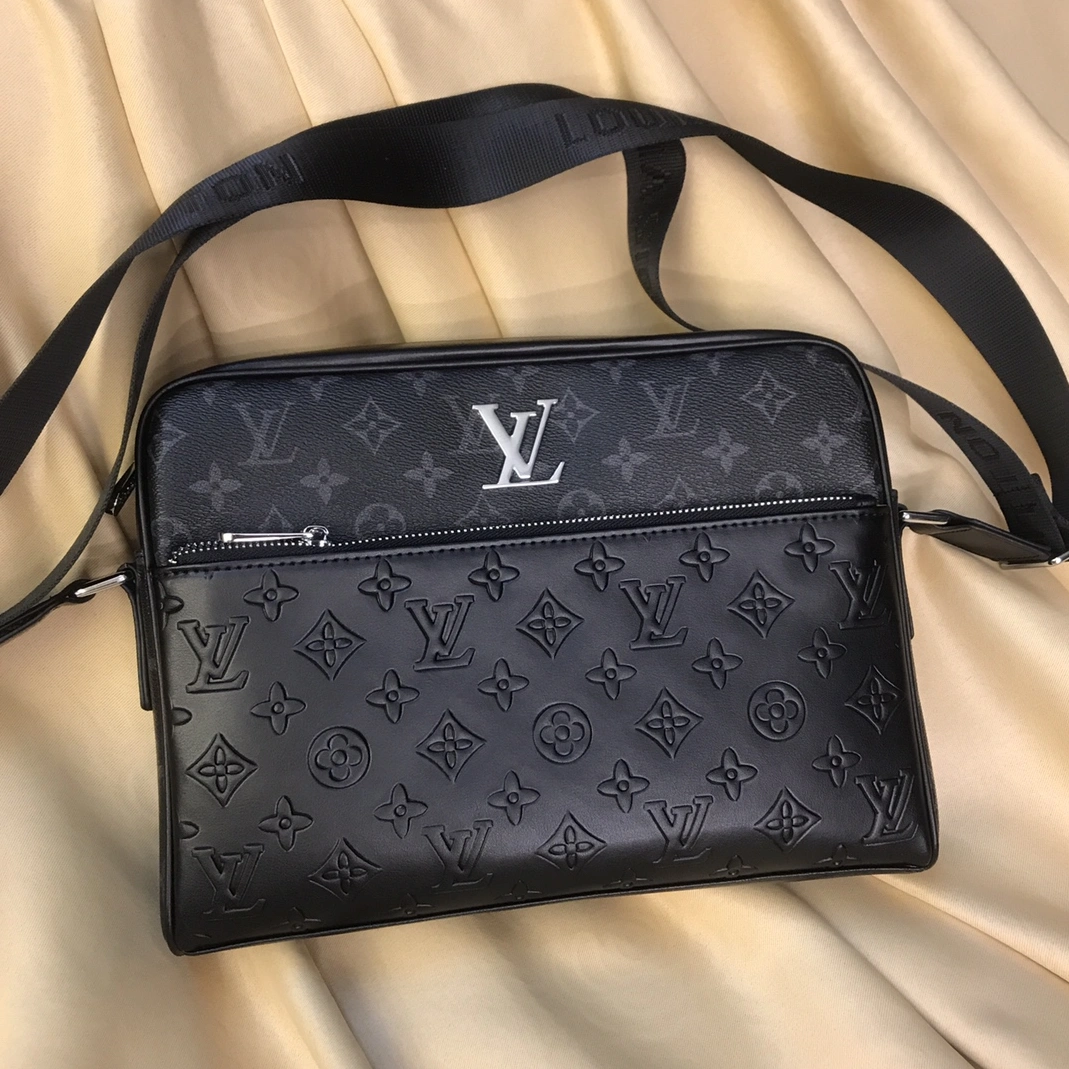 Louis Vuitton AAA Man Messenger Bags Reliable 6267