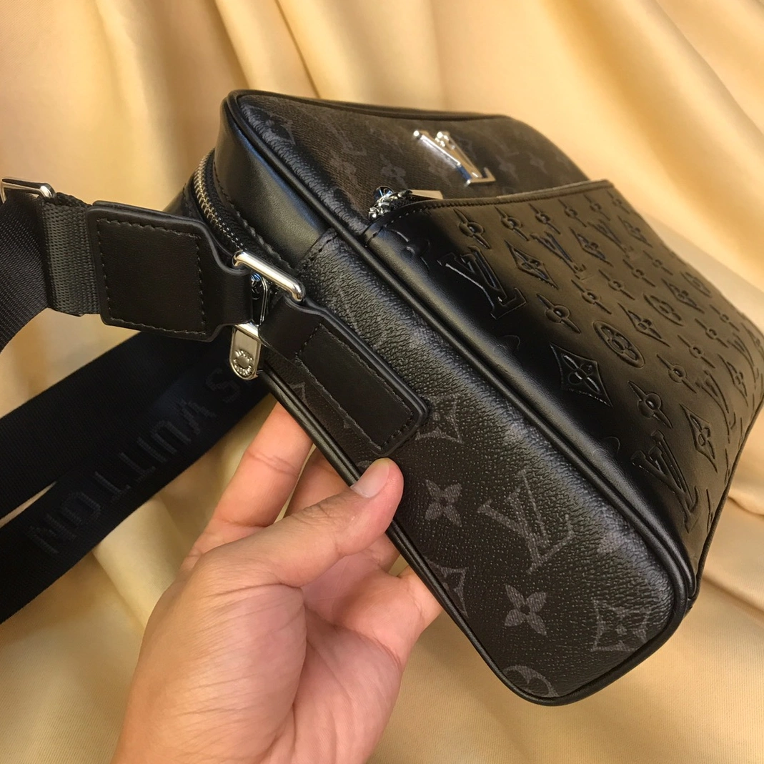 Louis Vuitton AAA Man Messenger Bags Reliable 6267
