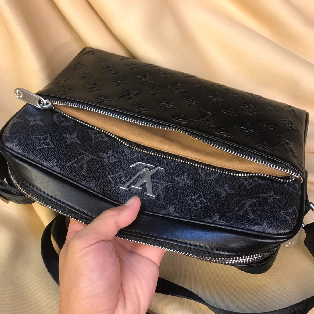 Louis Vuitton AAA Man Messenger Bags Reliable 6267