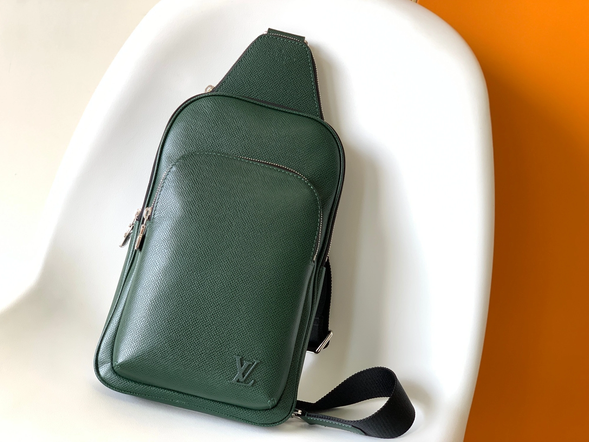 Louis Vuitton AAA Man Messenger Bags Resilient 3514