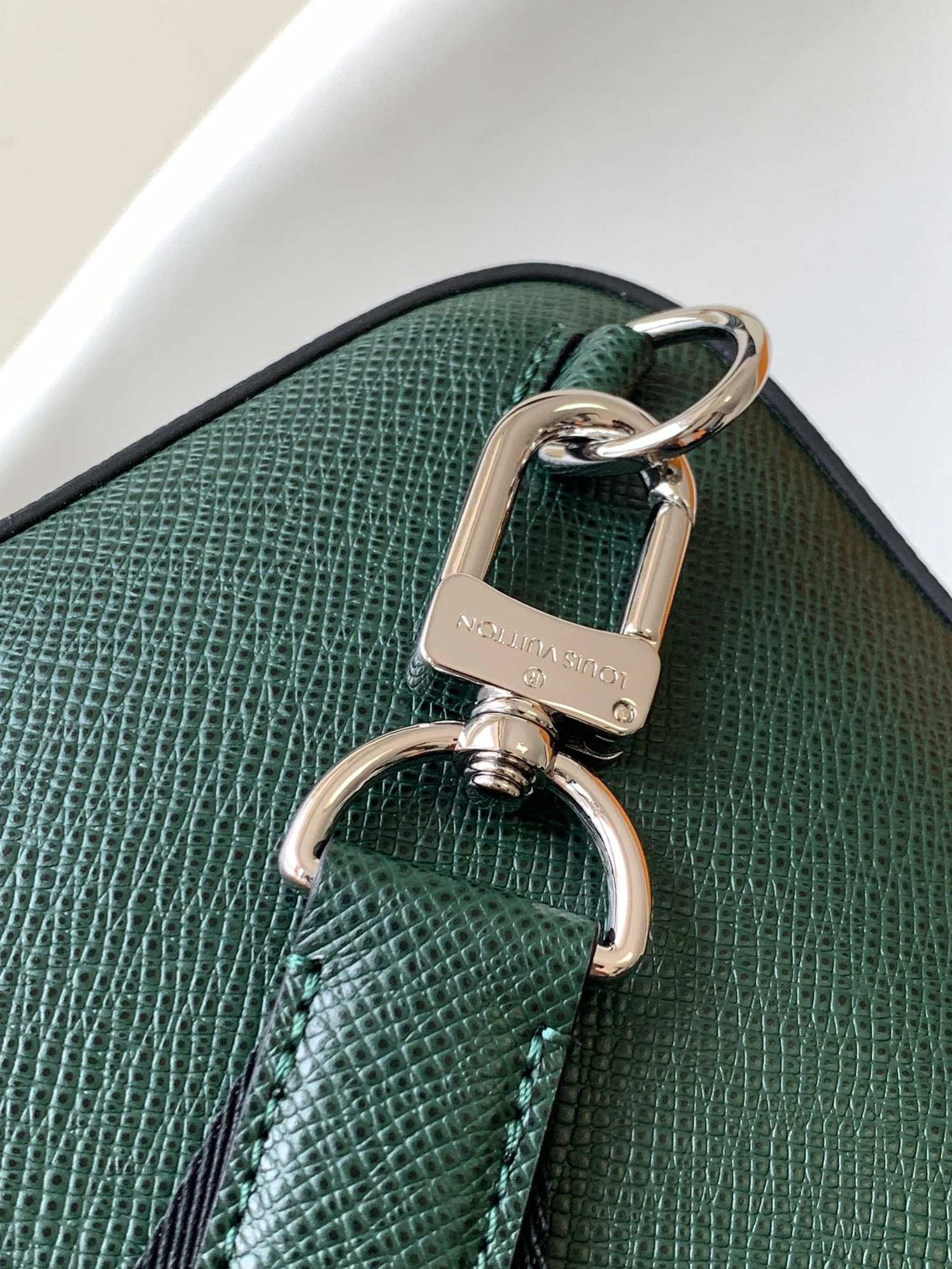 Louis Vuitton AAA Man Messenger Bags Resilient 3514