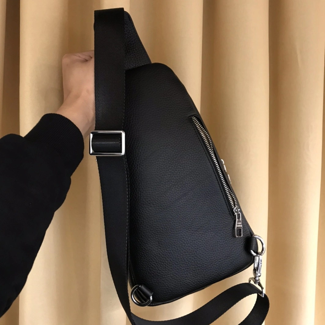 Louis Vuitton AAA Man Messenger Bags Resilient 6503