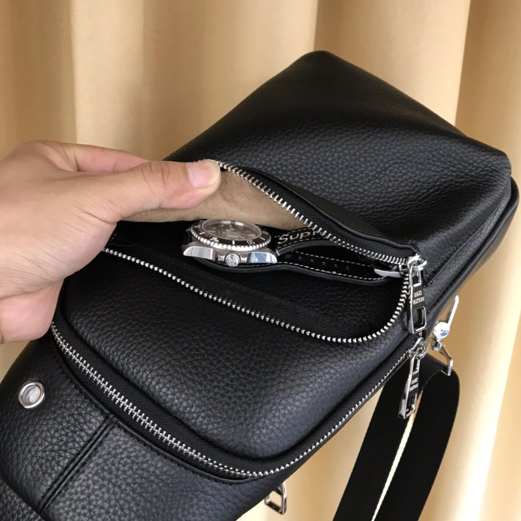 Louis Vuitton AAA Man Messenger Bags Resilient 6503