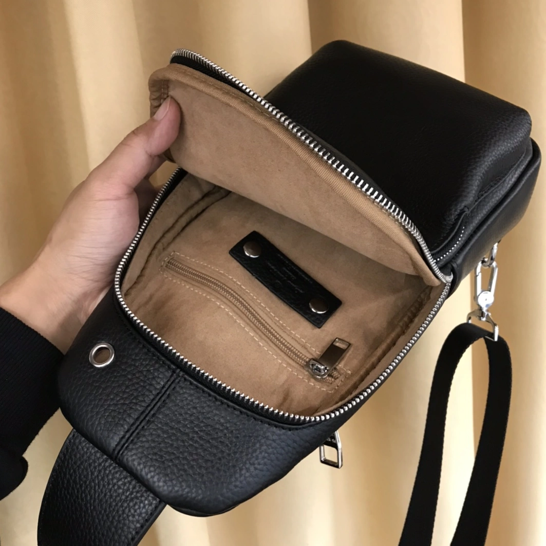 Louis Vuitton AAA Man Messenger Bags Resilient 6503