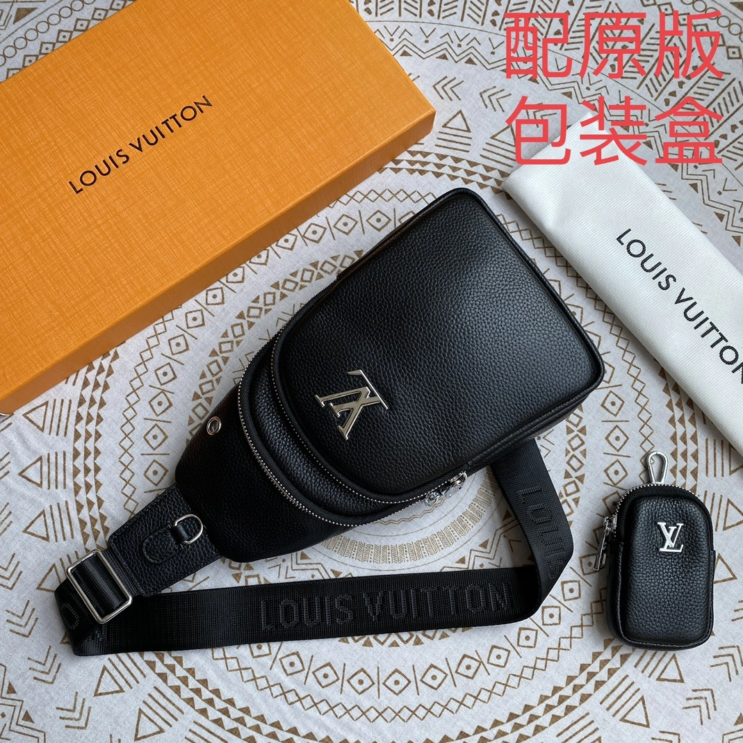 Louis Vuitton AAA Man Messenger Bags Sleek 3932