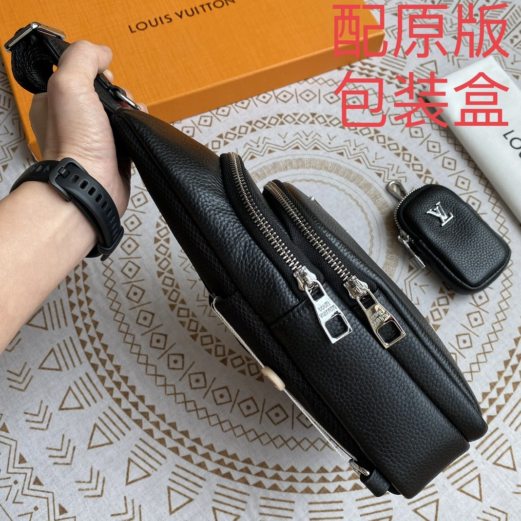 Louis Vuitton AAA Man Messenger Bags Sleek 3932